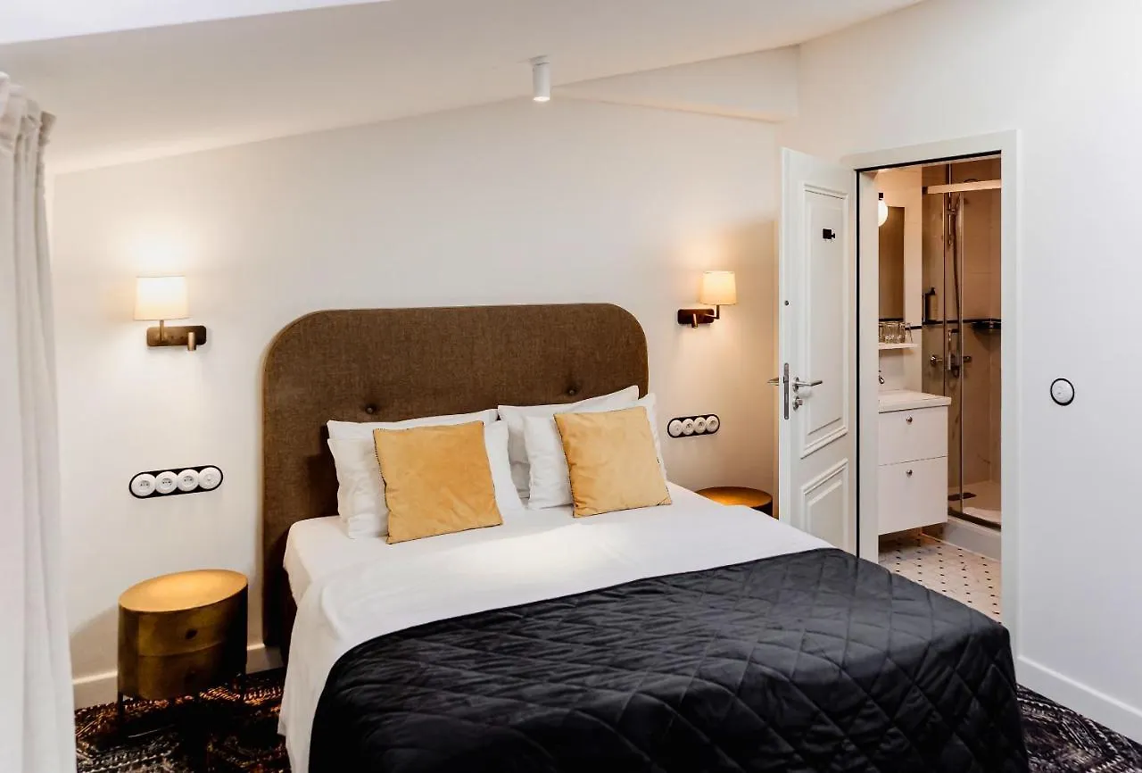 N33 Premium Apartments Old Town Krakow - Destigo Hotels 0*,  Poland